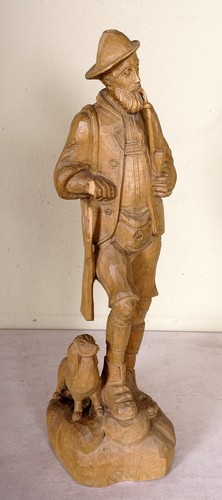 Schöner geschnitzter jäger - schöner,